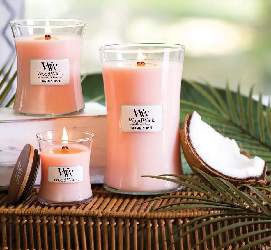 Woodwick - Ароматическая свеча с ароматом цитрусовых, кокоса и ванили Coastal Sunset - Фото 4