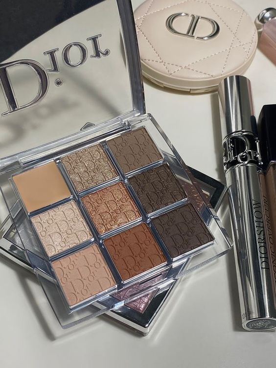 Dior - Палетка теней Nude Essentials Eyeshadow Palette - Фото 4
